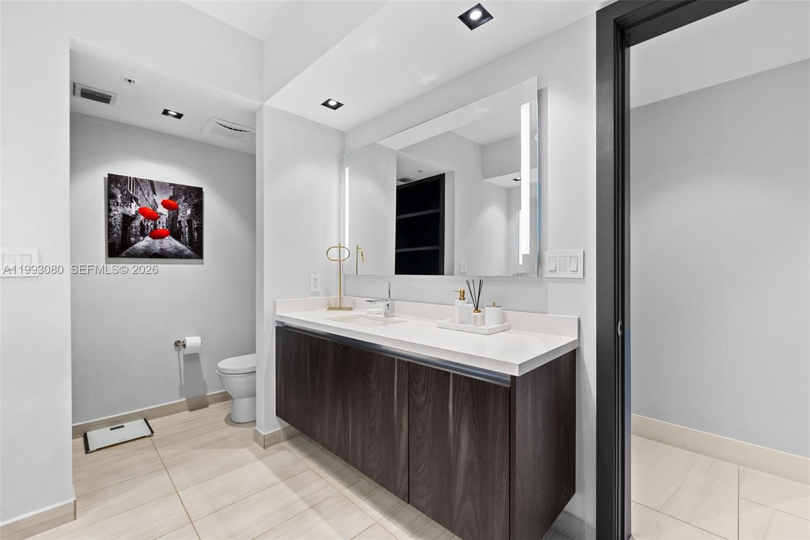 RIVA CONDOMINIUM - Residential