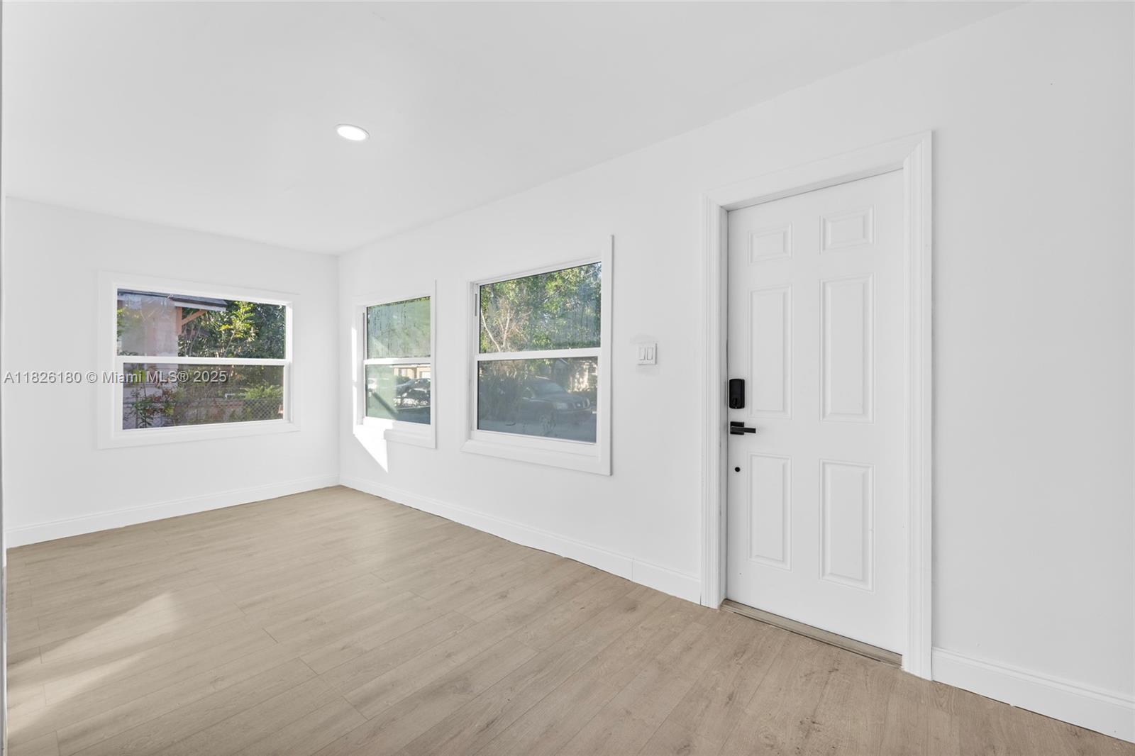 832 N C St, Lake Worth, FL, 33460/$375,000 4 832 N C St