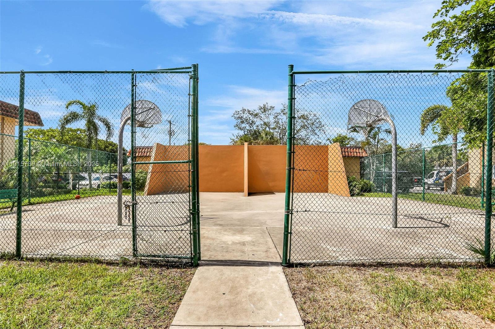 LAKESIDE CONDO AT LAUDERD - Residential Lease