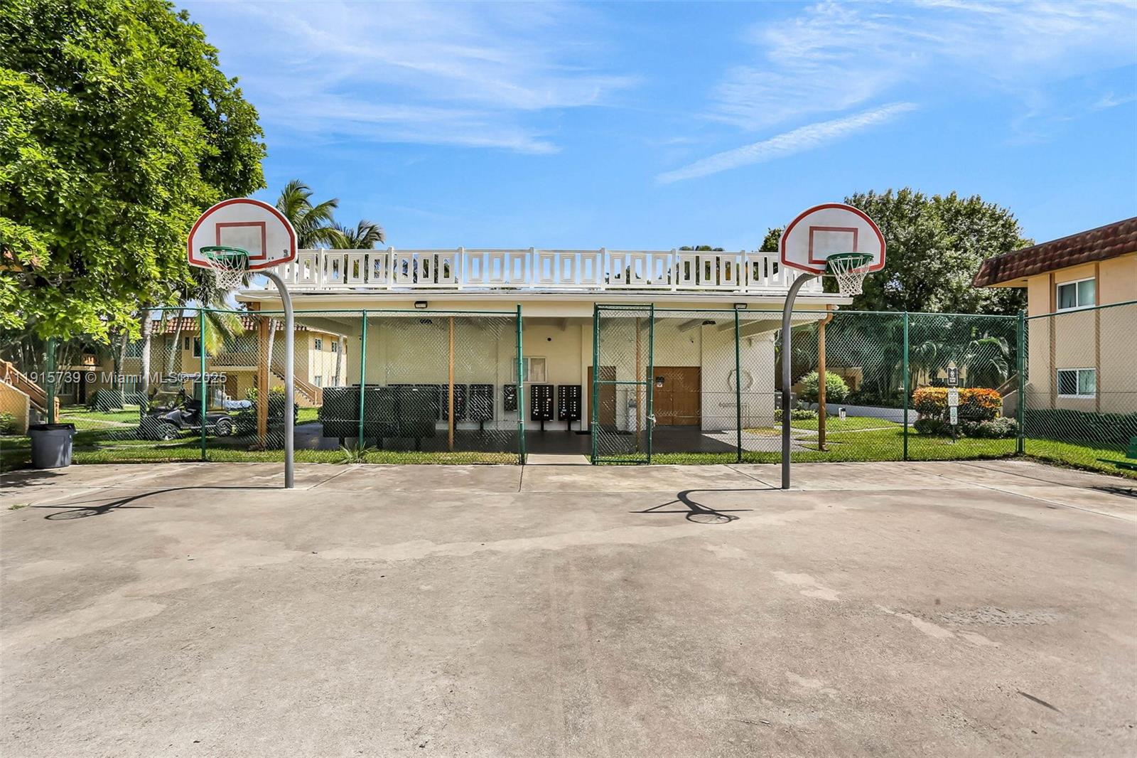 LAKESIDE CONDO AT LAUDERD - Residential Lease