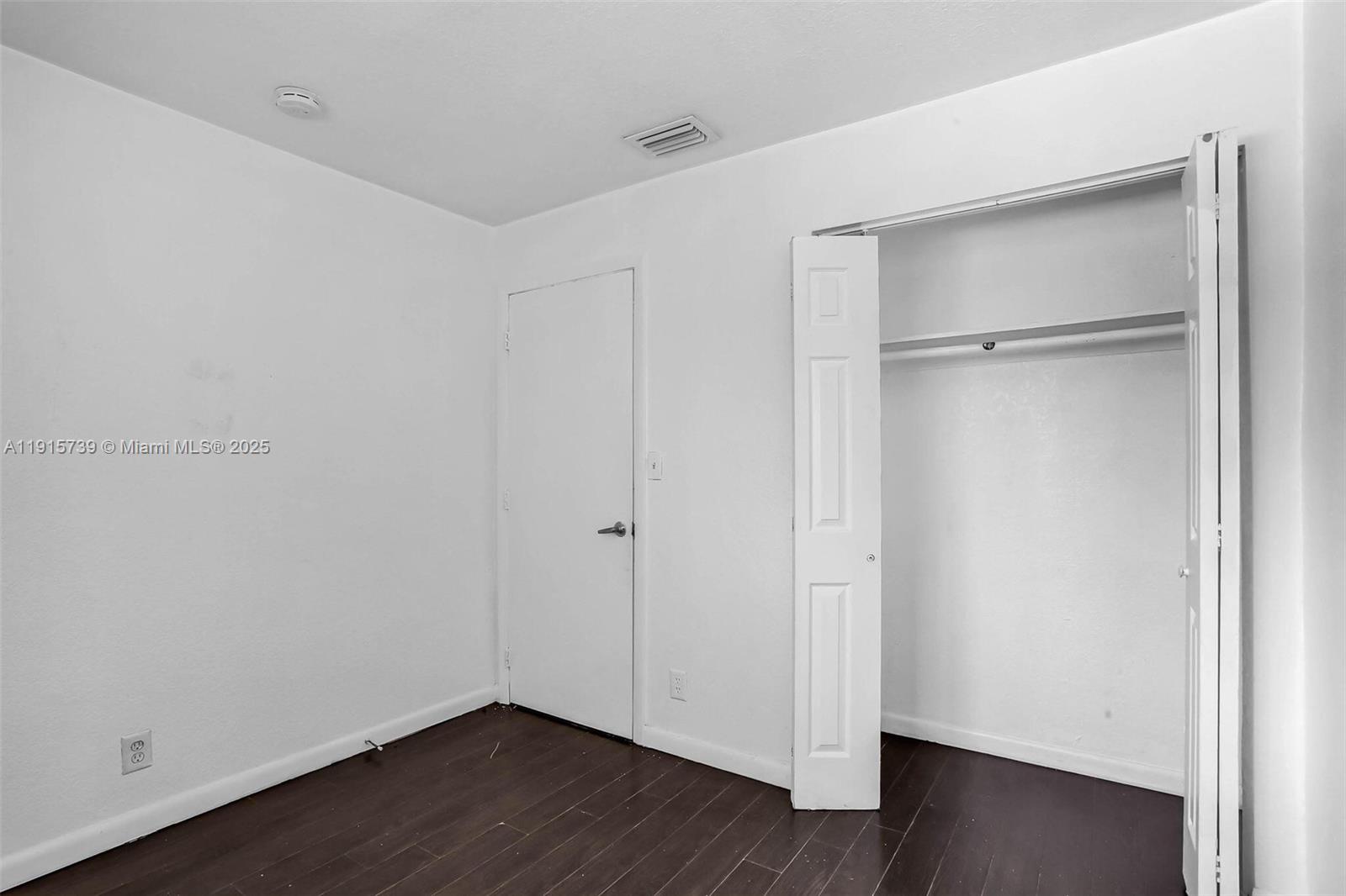 LAKESIDE CONDO AT LAUDERD - Residential Lease