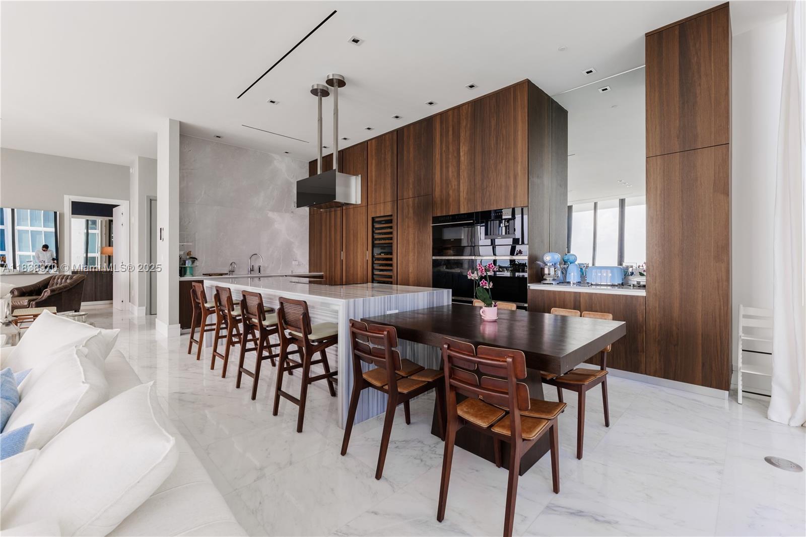 MUSE CONDO - Residential Lease