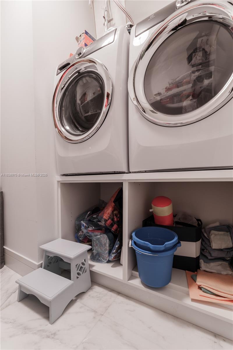 MUSE CONDO - Residential Lease