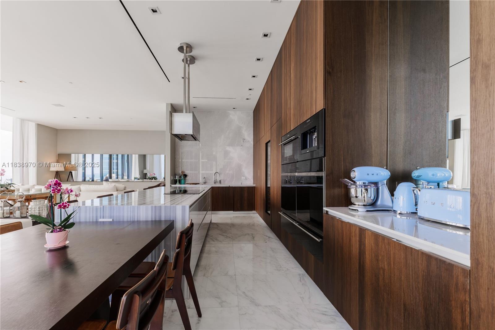 MUSE CONDO - Residential Lease