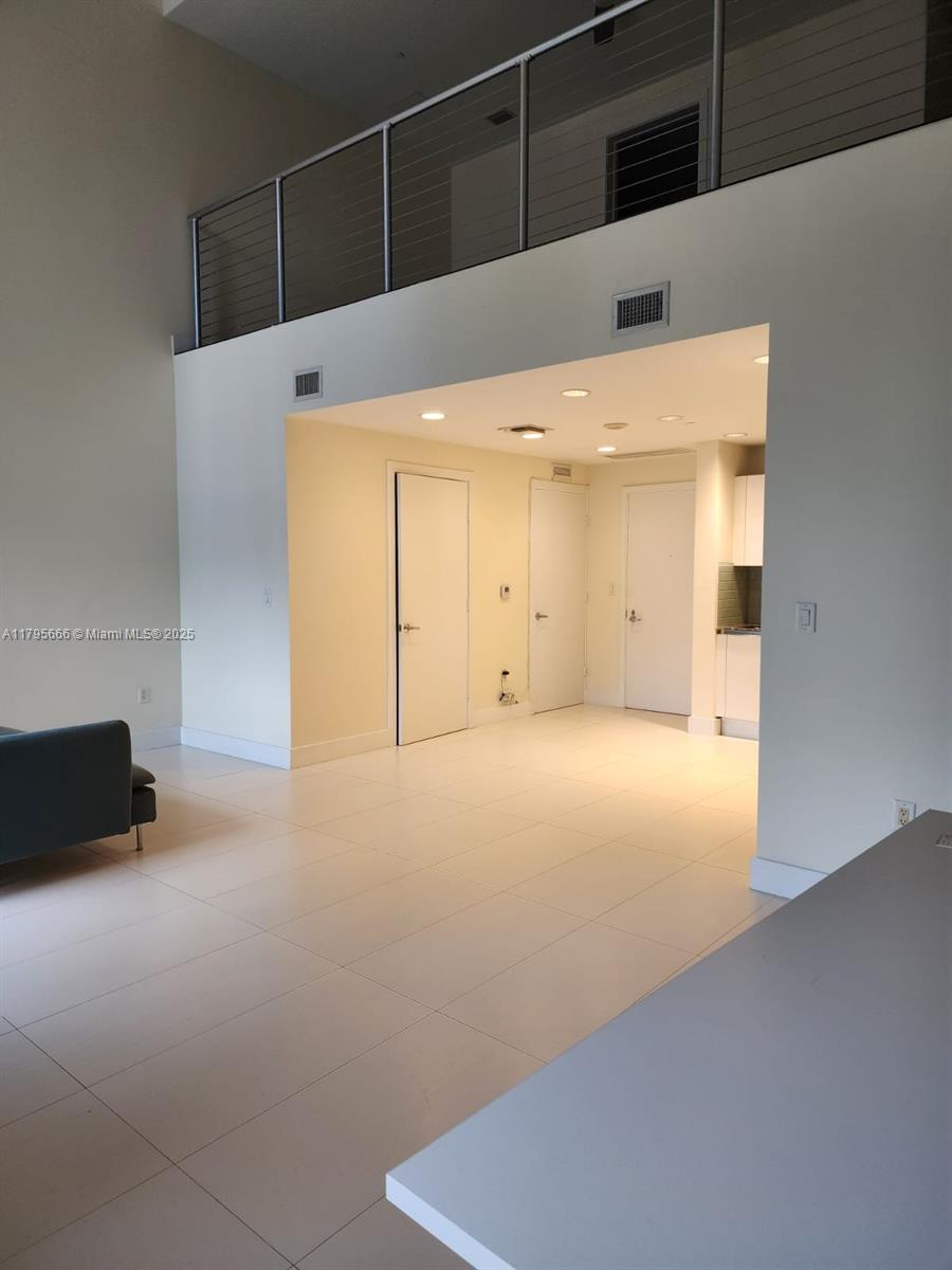1060 Brickell Ave 1001
