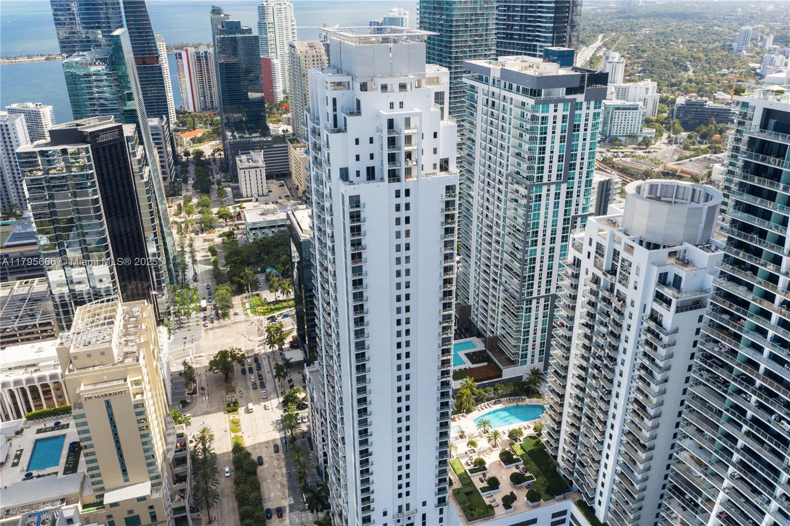 1060 Brickell Ave 1001, Miami, Broward County, Florida - 1 Bedrooms  
2 Bathrooms - 