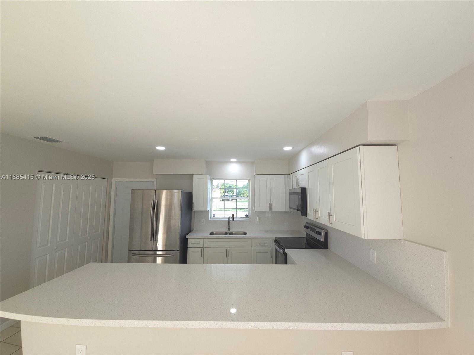 CENTRAL COMML HOMESTEAD - Residential Lease