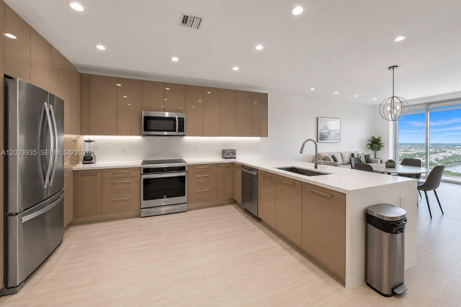 METROPICA NORTH TOWER ONE - Residential Lease