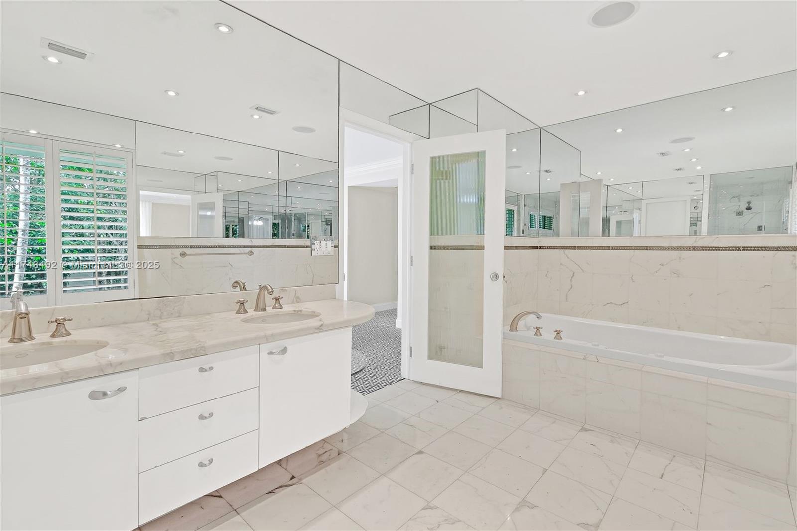 SUB OF LAGORCE ISLAND - Residential