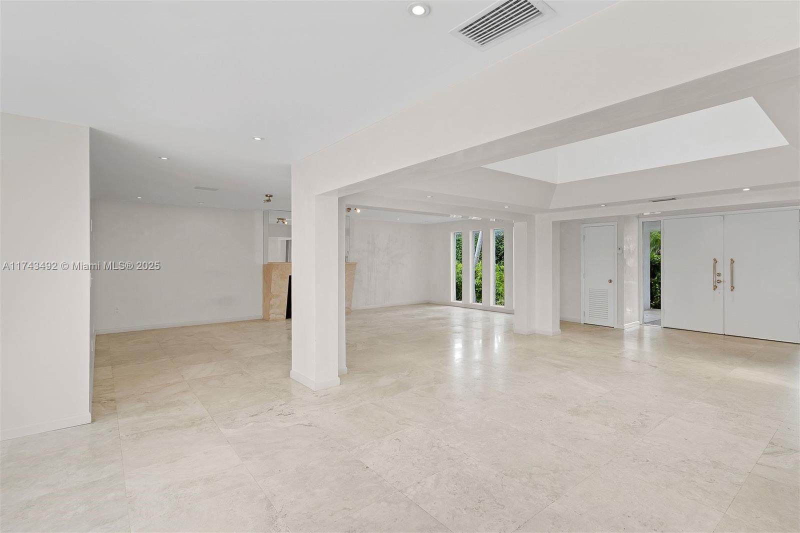 SUB OF LAGORCE ISLAND - Residential