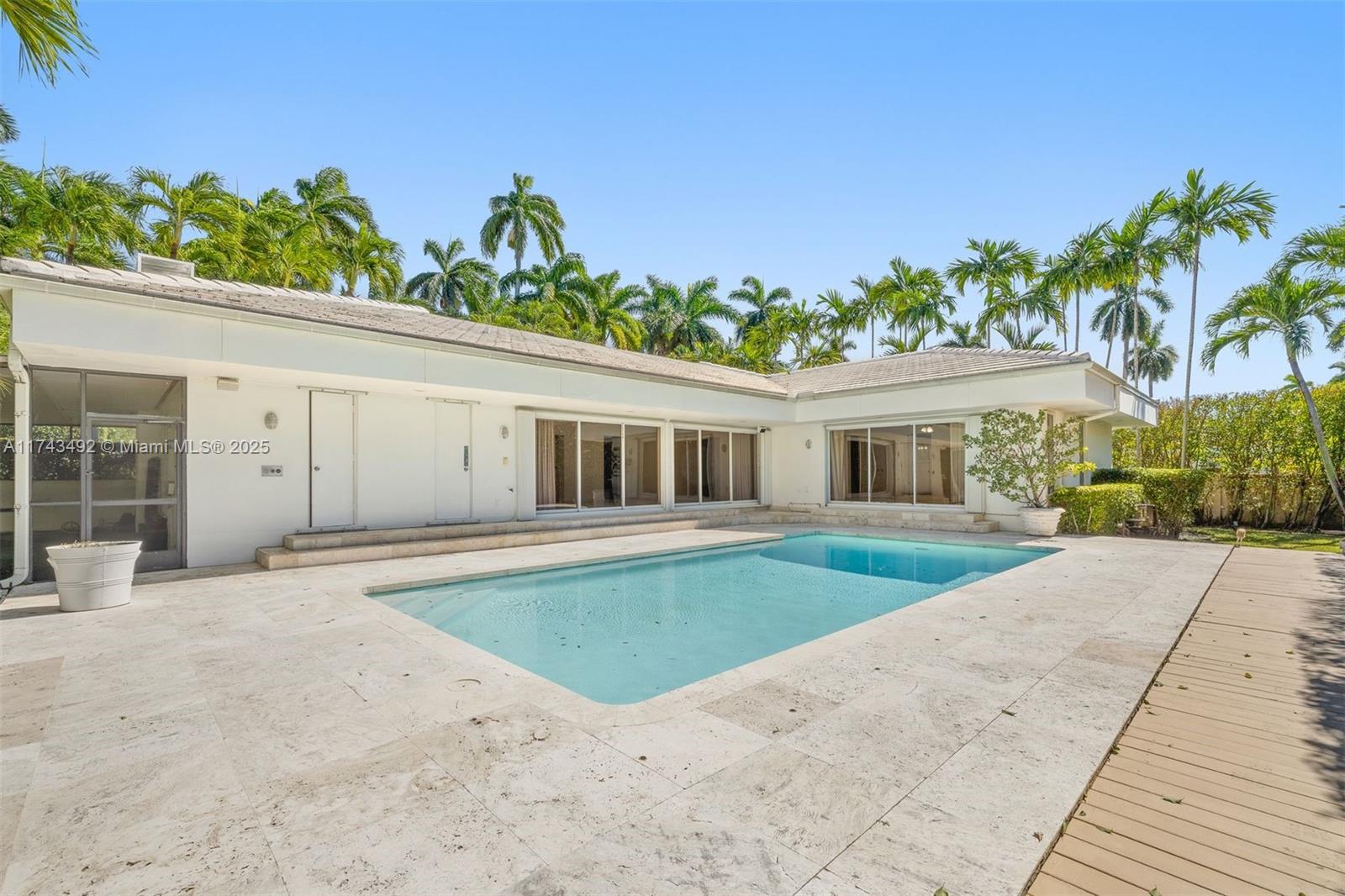 SUB OF LAGORCE ISLAND - Residential