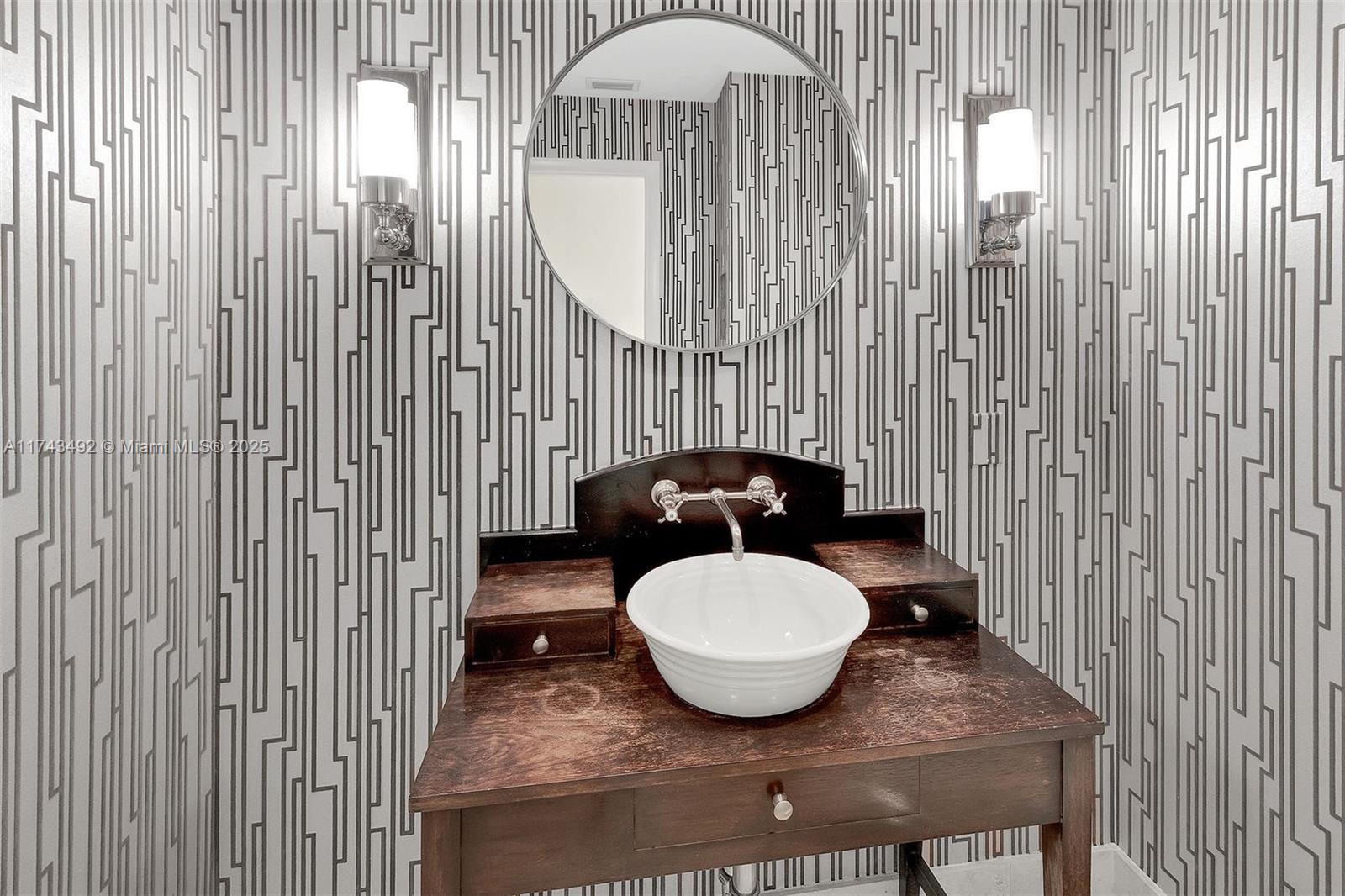 SUB OF LAGORCE ISLAND - Residential