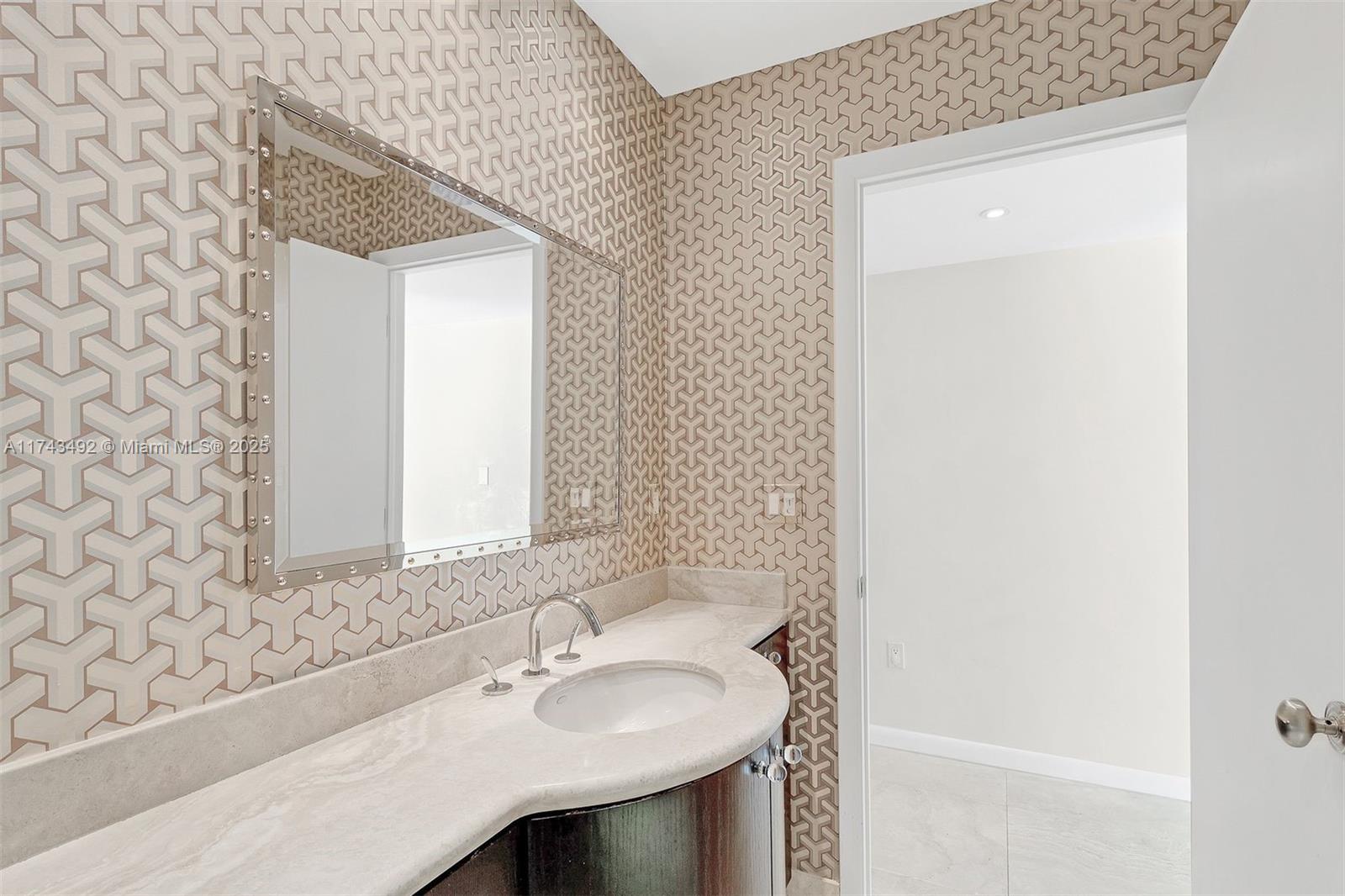 SUB OF LAGORCE ISLAND - Residential