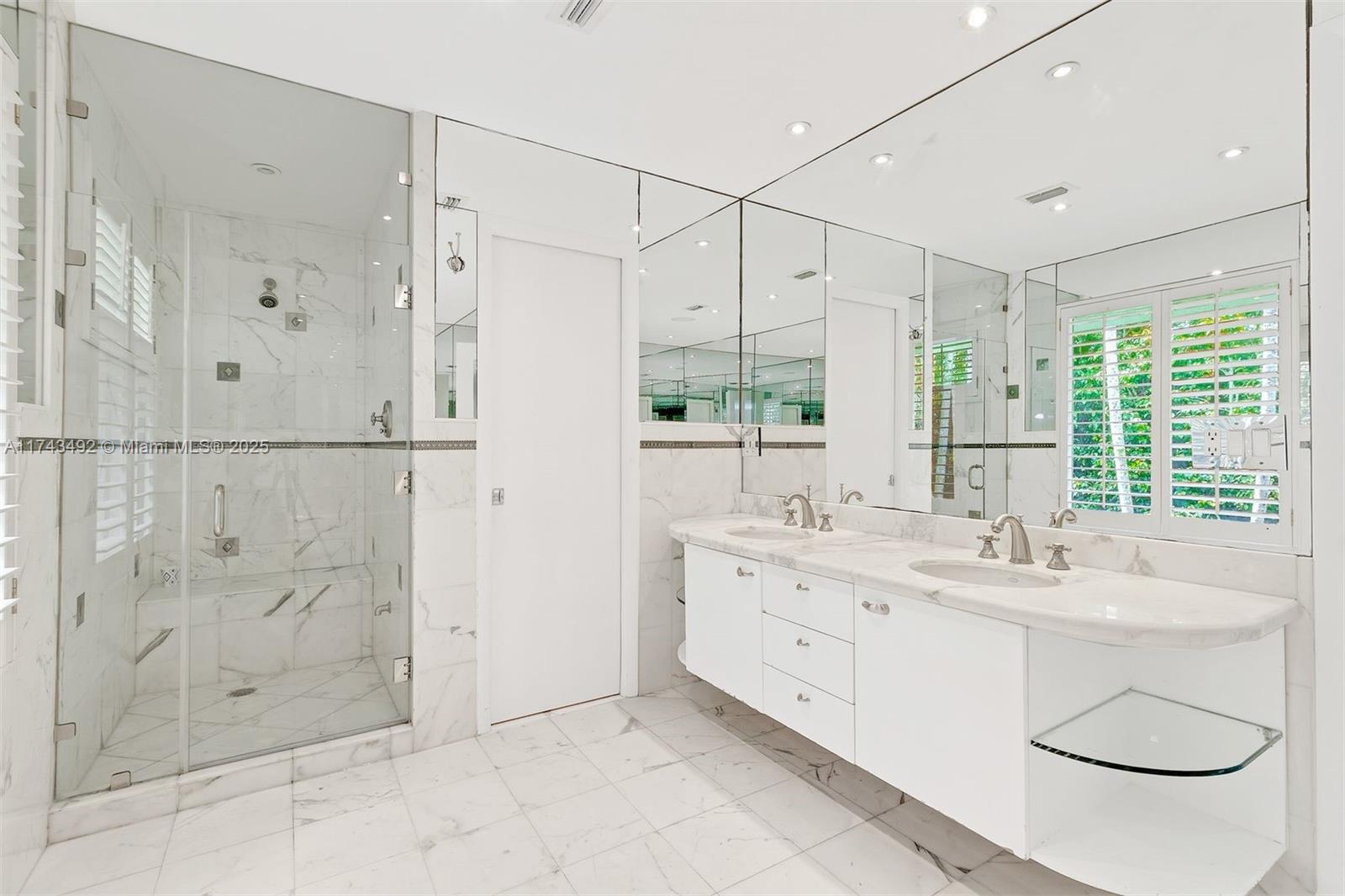 SUB OF LAGORCE ISLAND - Residential