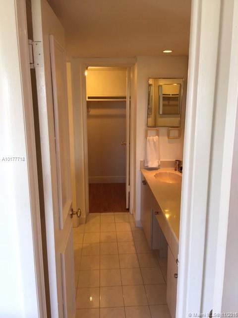 PALMS OF KEY BISCAYNE CON - Residential Lease