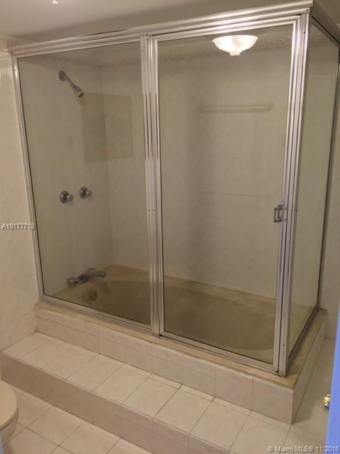 PALMS OF KEY BISCAYNE CON - Residential Lease