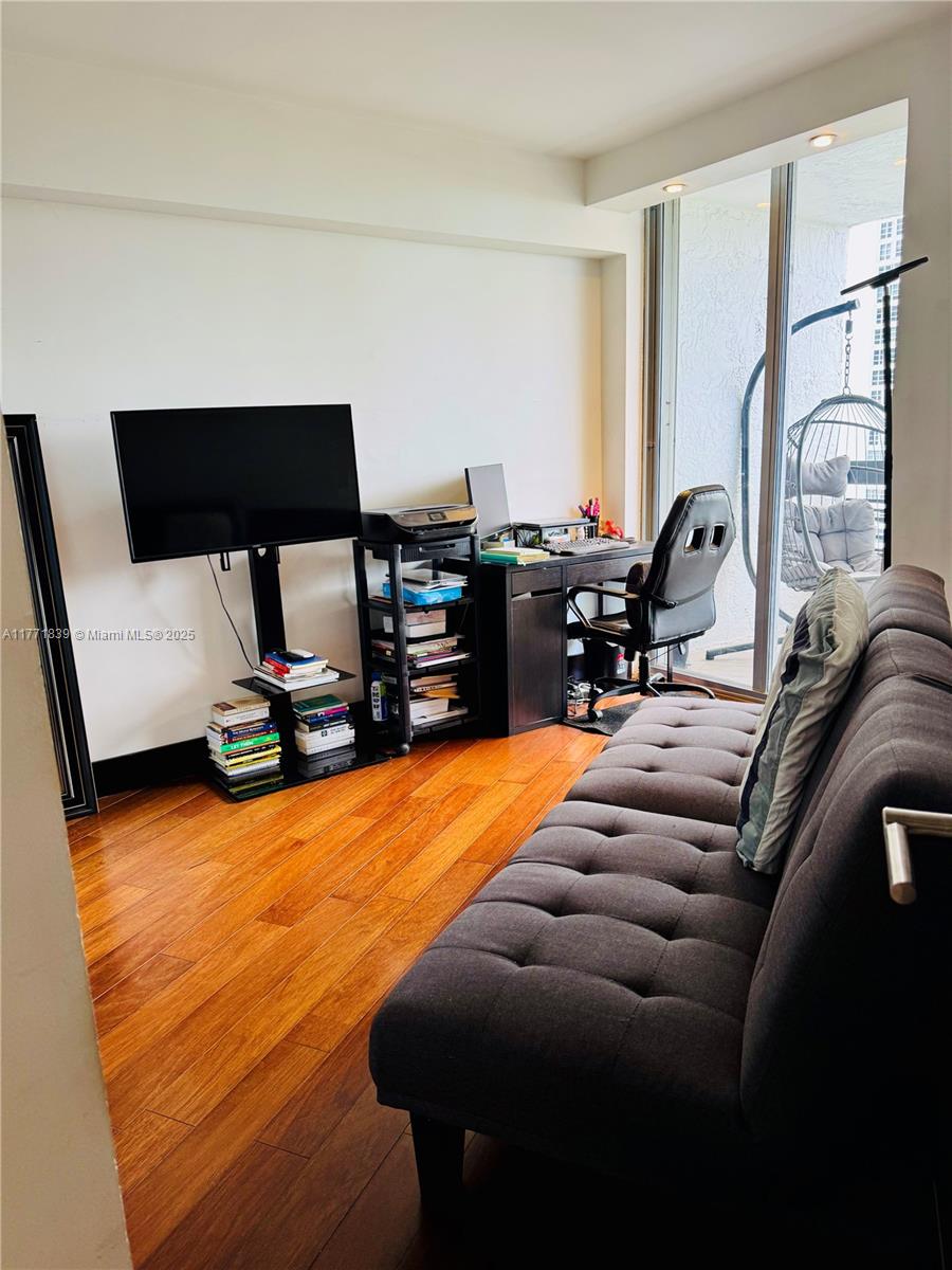 MYSTIC POINTE CONDO NO ON - Residential