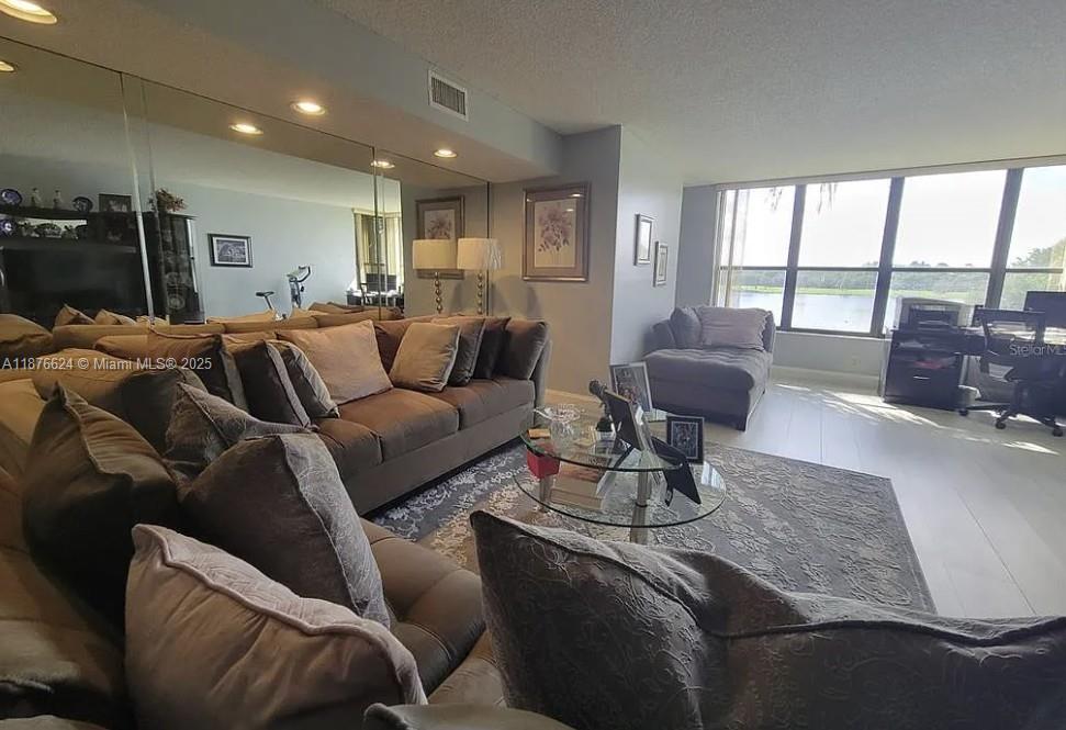 APPLEWOOD VILLAGE IV-A CO - Residential