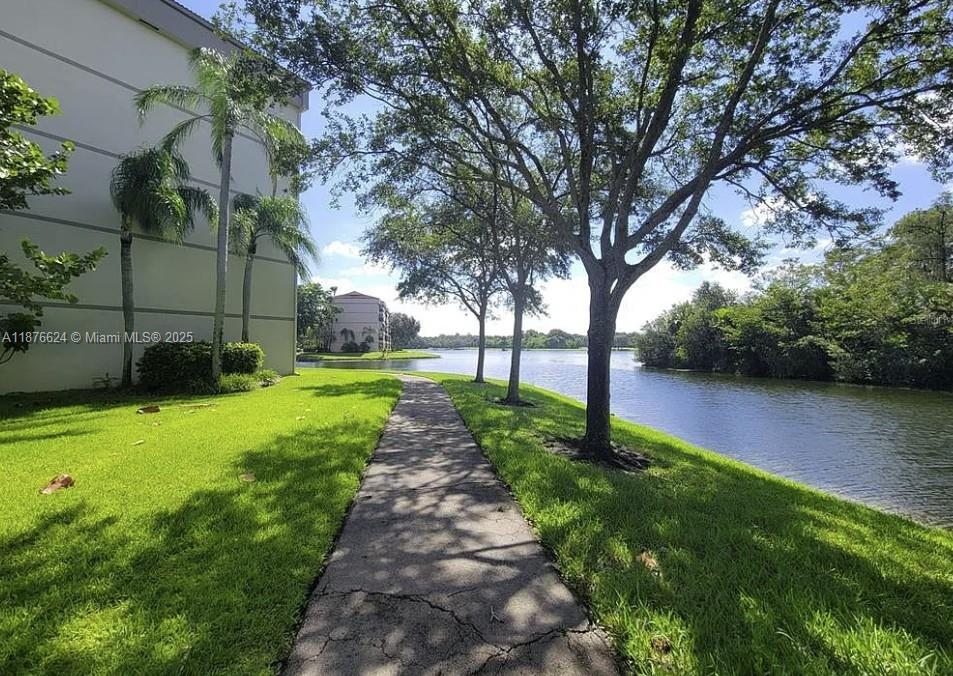 APPLEWOOD VILLAGE IV-A CO - Residential