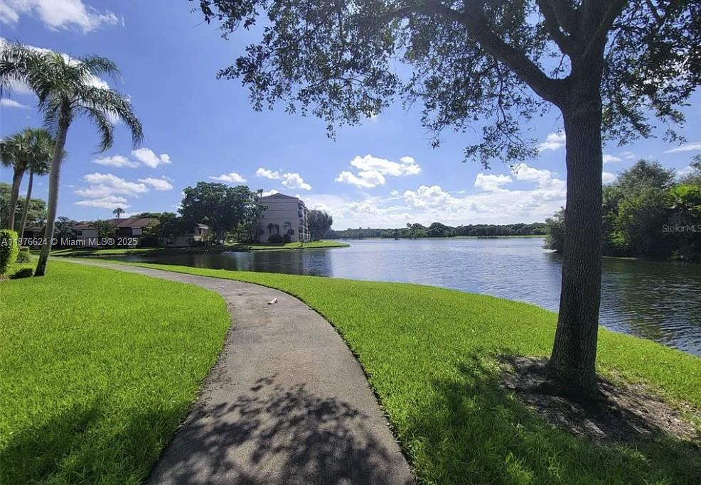 APPLEWOOD VILLAGE IV-A CO - Residential