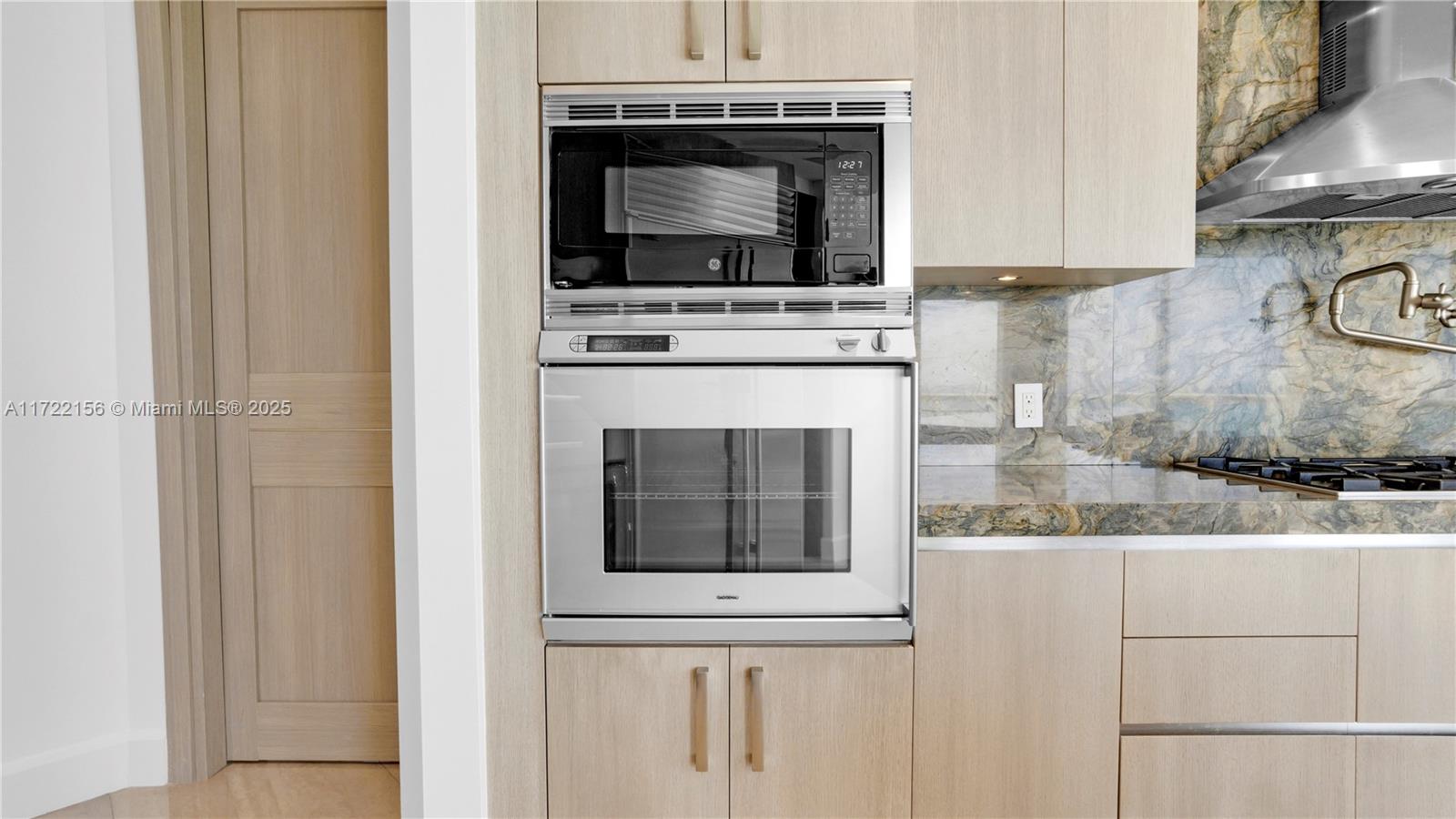 TURNBERRY OCEAN COLONY SO - Residential