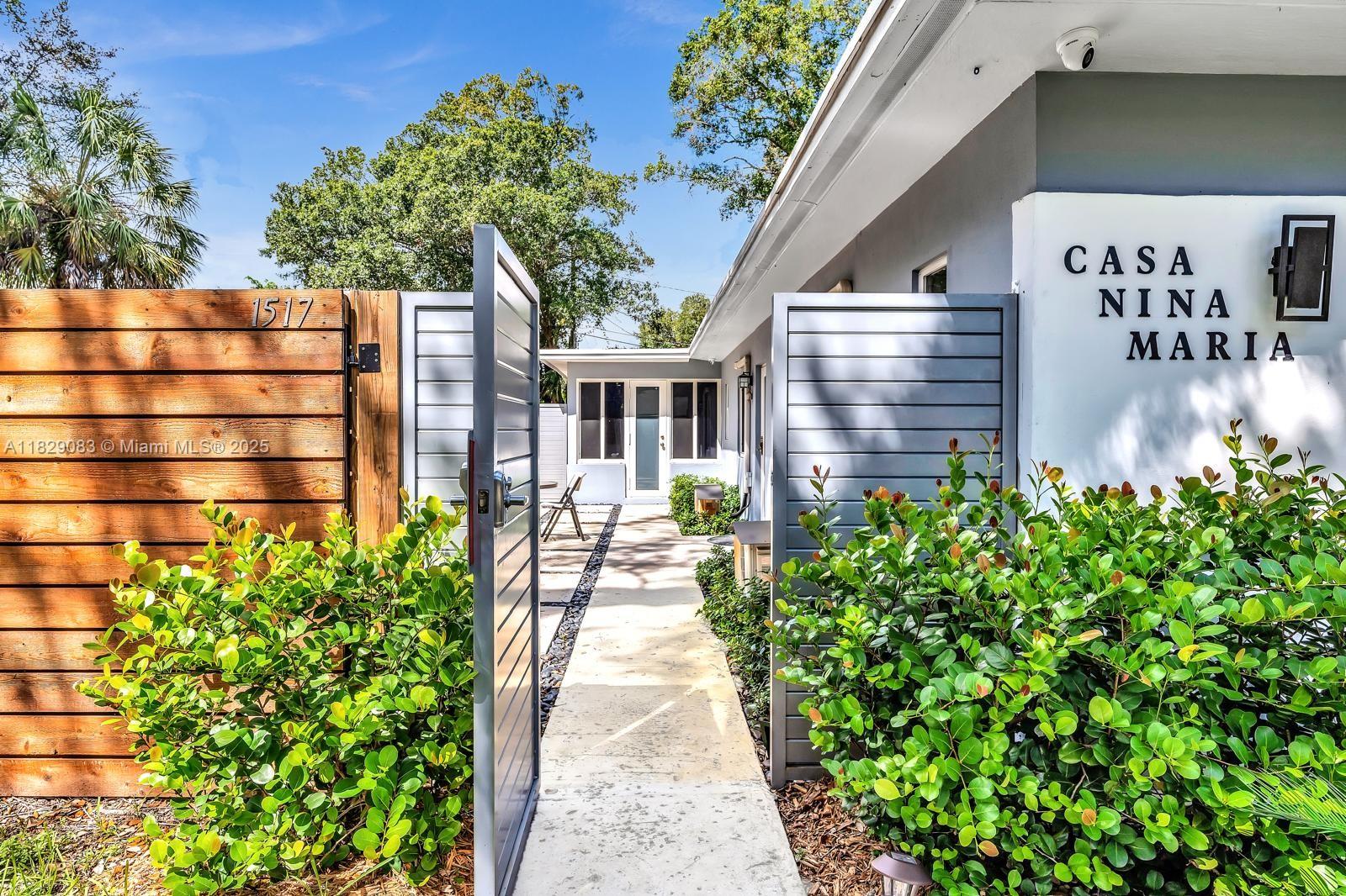 1517 SW 25th St 1