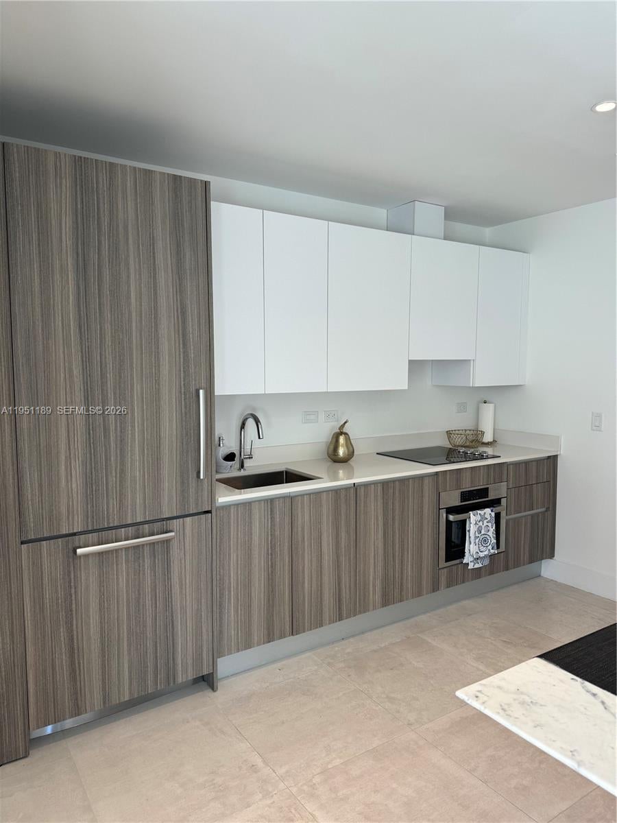 239 SW 9th St 1405