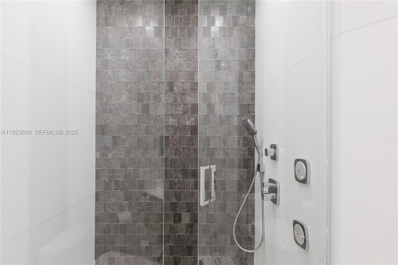 ACQUALINA OCEAN RESIDENCE - Residential