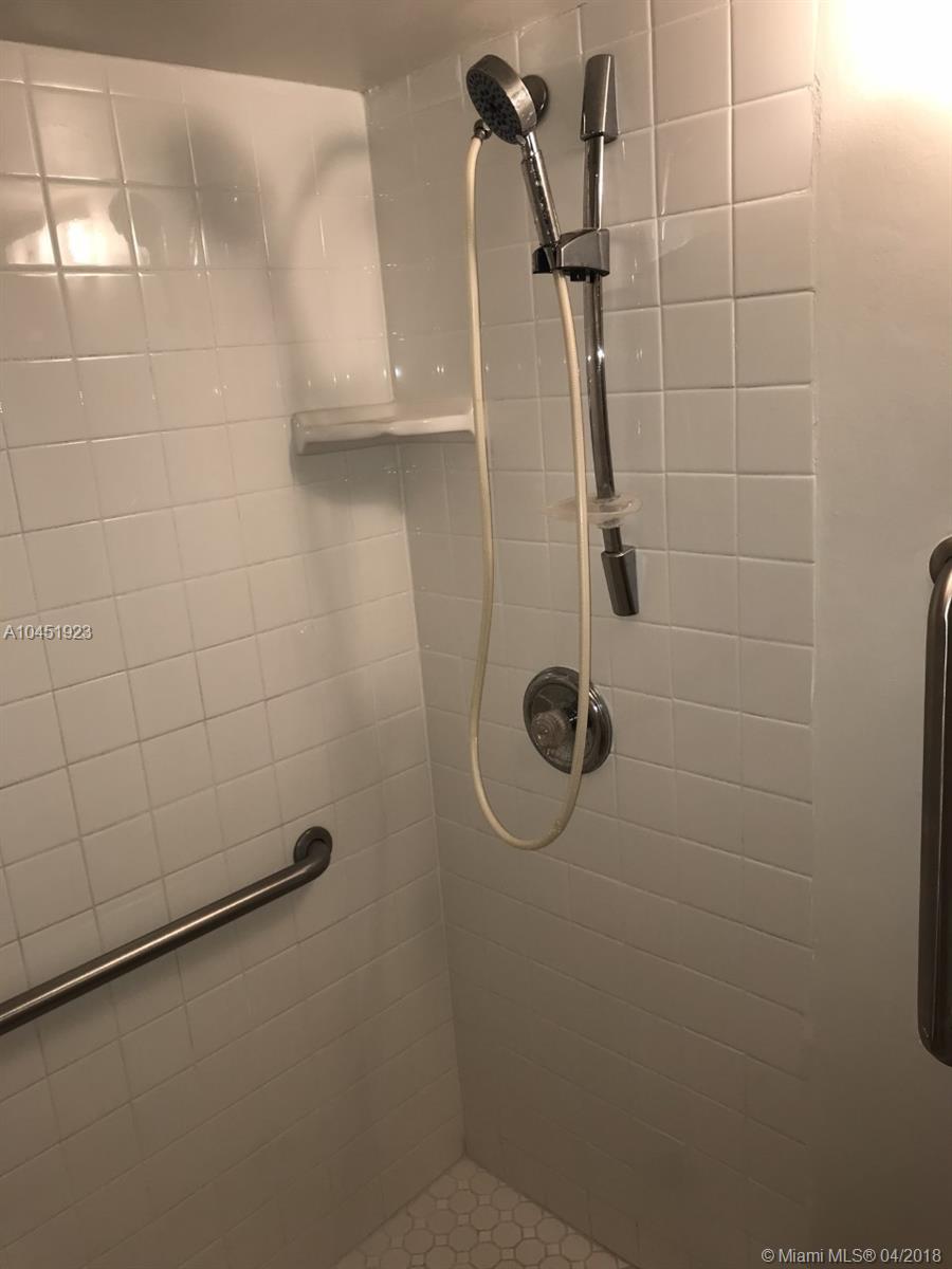 OAKLAND SHORES 1 CONDO - Residential Lease