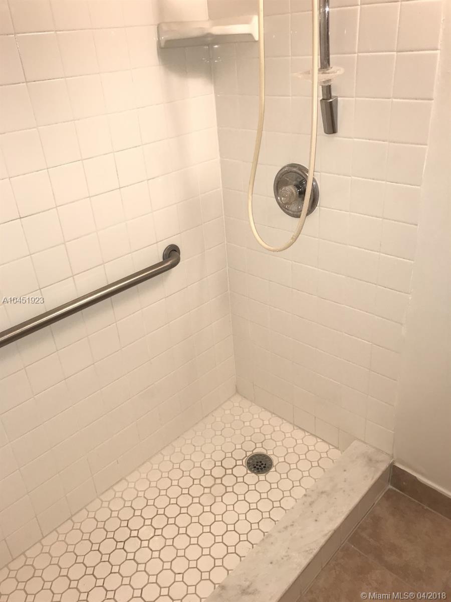 OAKLAND SHORES 1 CONDO - Residential Lease