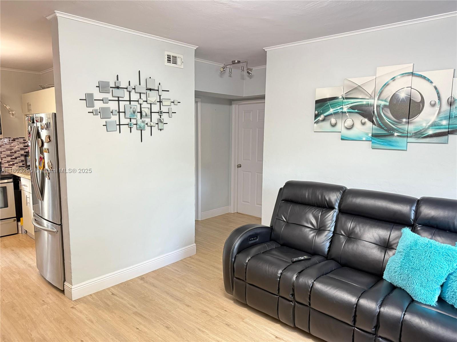 6309 Cleveland St, Hollywood, Broward County, Florida - 2 Bedrooms  
1 Bathrooms - 