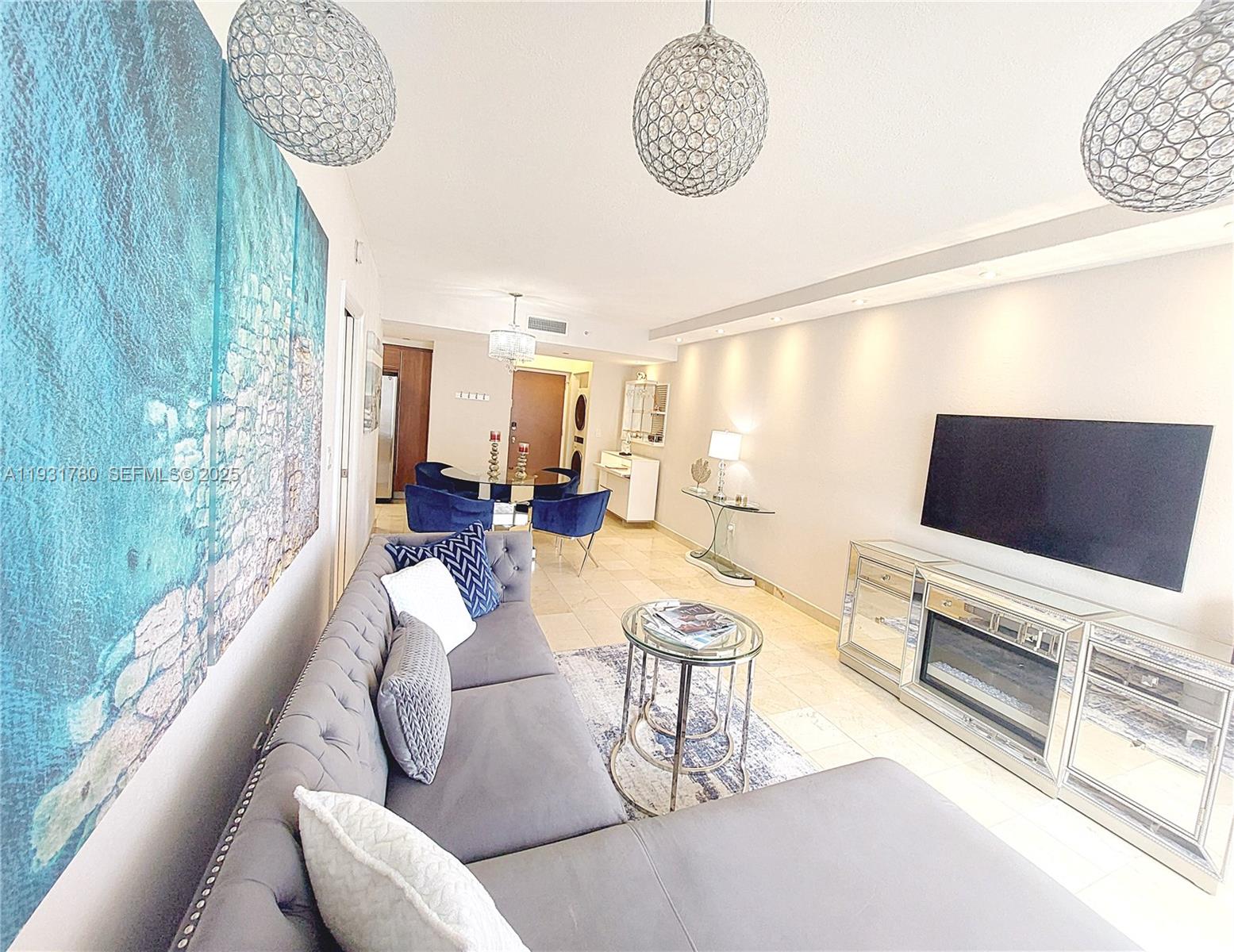 6365 Collins Ave 905