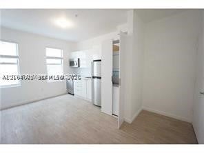 1611 Meridian Ave 208