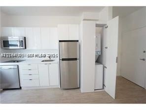 1611 Meridian Ave 208