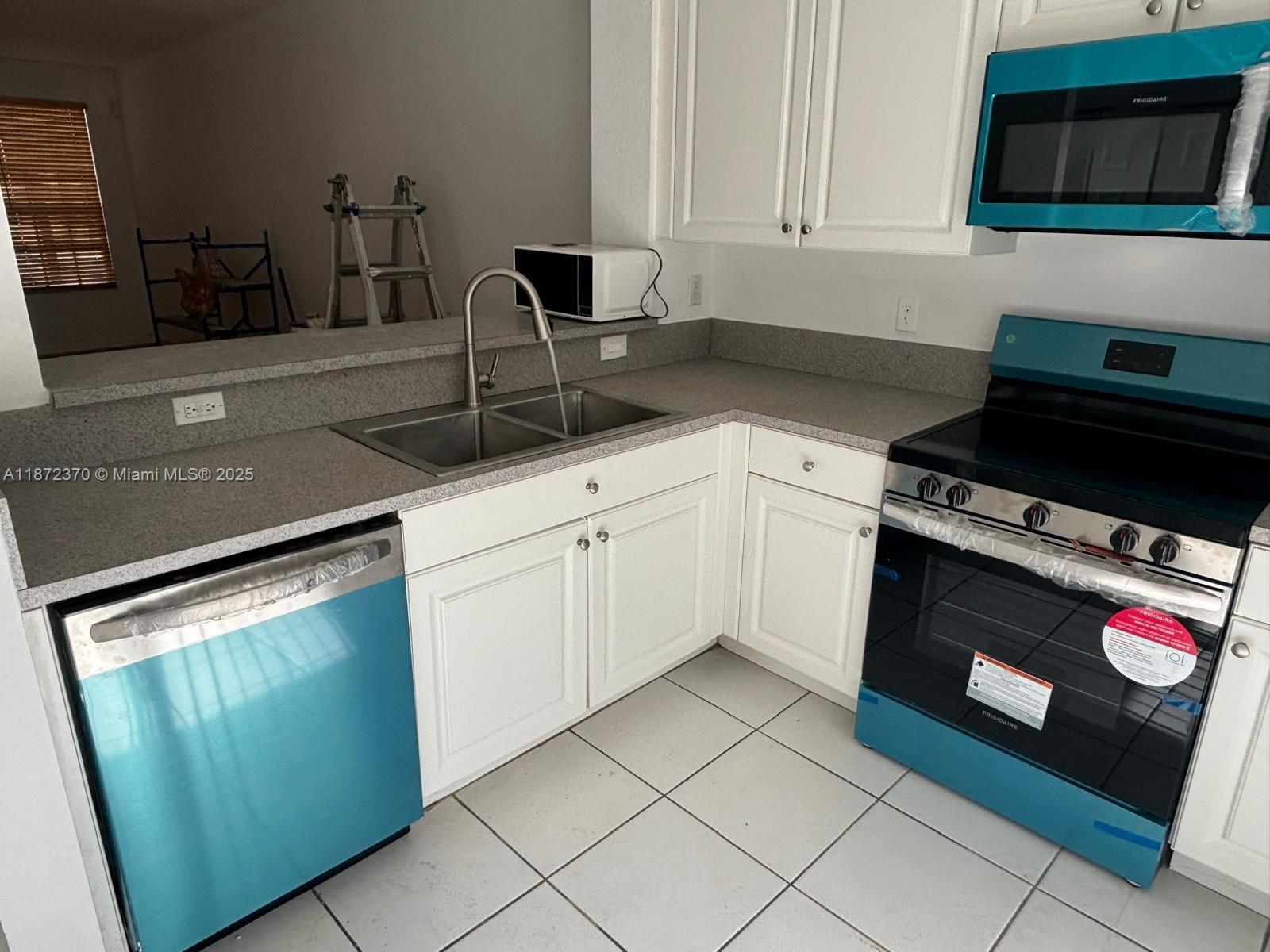 PARK PLACE AT PLANTATION - Residential Lease