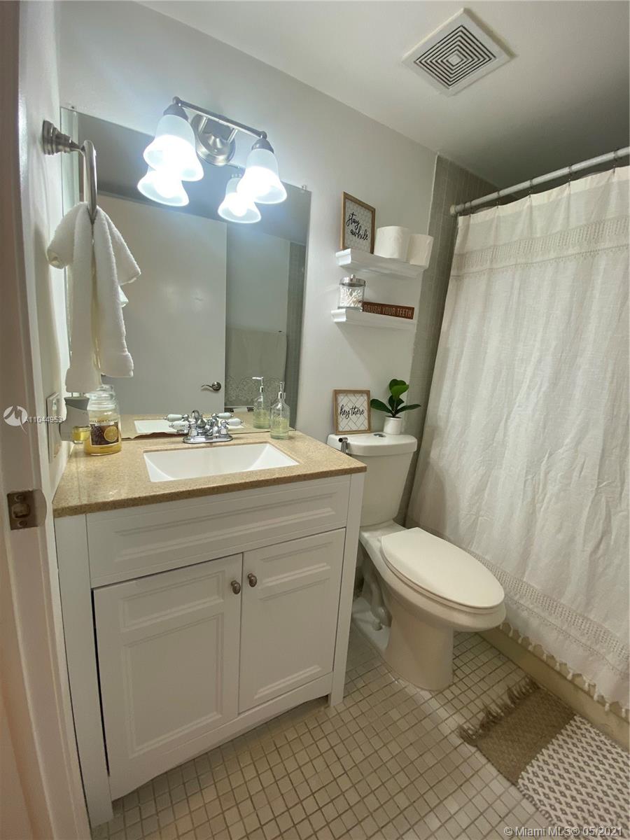 INDIAN LAKE VILLAGE CONDO - Residential Lease