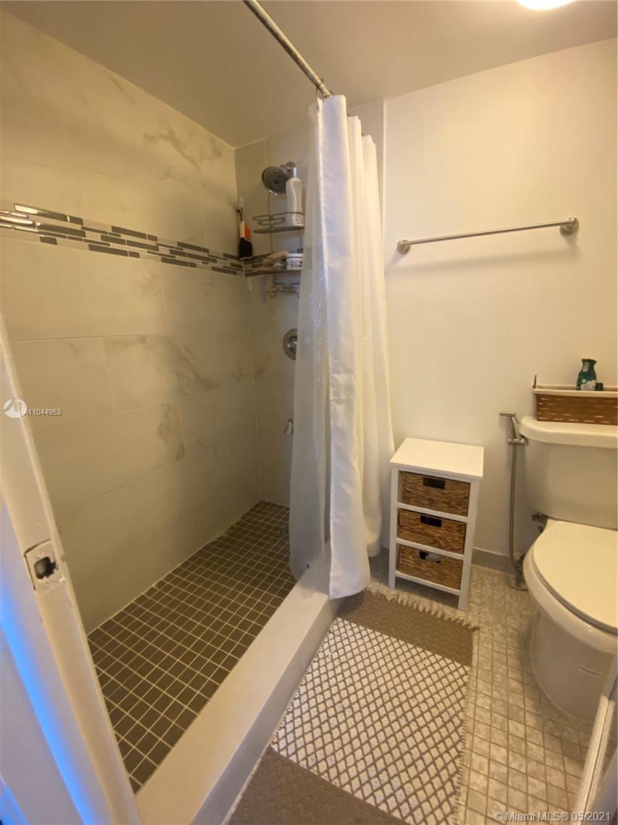 INDIAN LAKE VILLAGE CONDO - Residential Lease