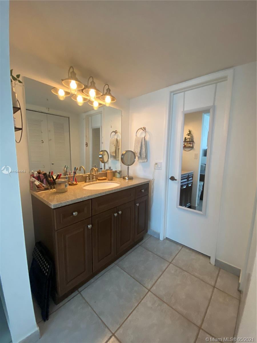 INDIAN LAKE VILLAGE CONDO - Residential Lease