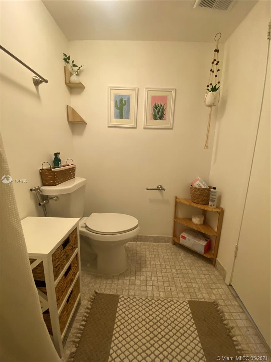 INDIAN LAKE VILLAGE CONDO - Residential Lease