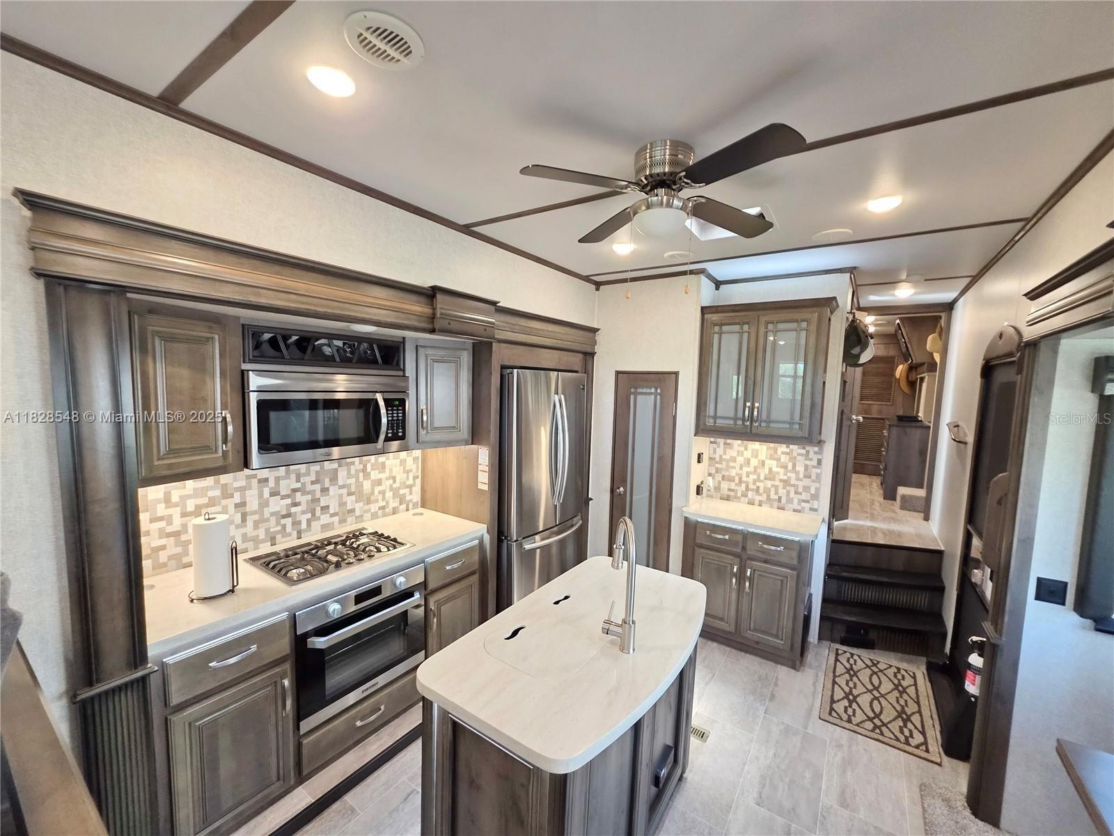 Silver Palms RV Resort - Land