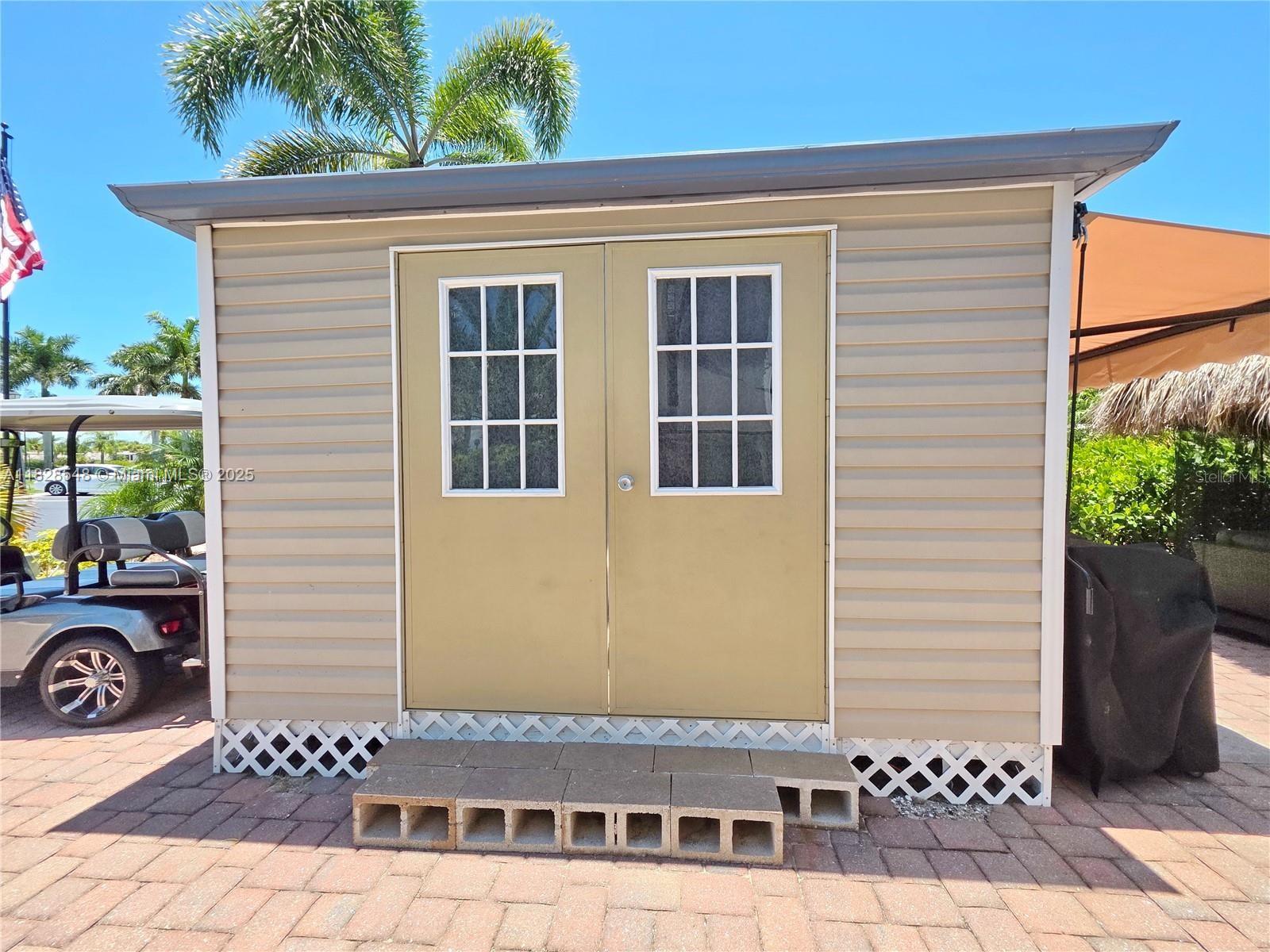 Silver Palms RV Resort - Land