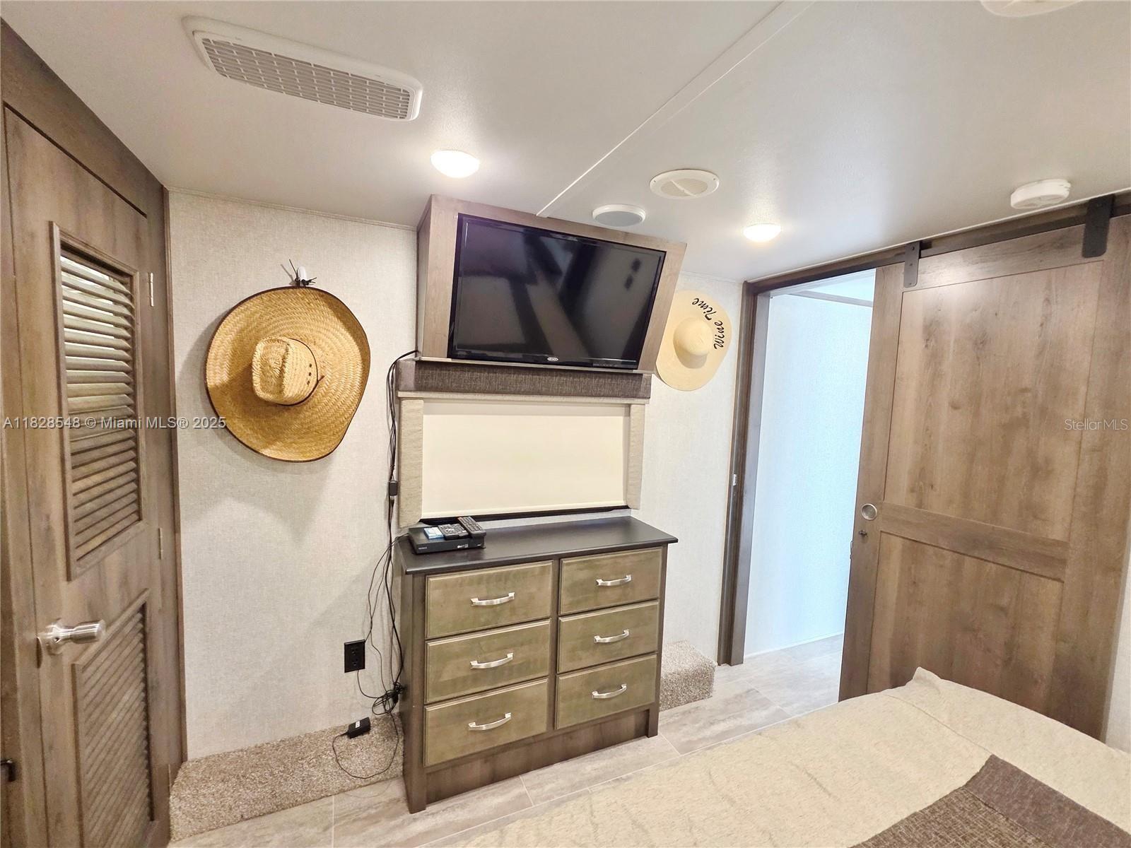 Silver Palms RV Resort - Land