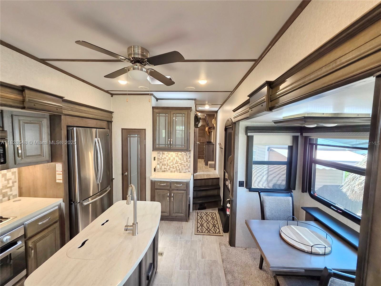 Silver Palms RV Resort - Land