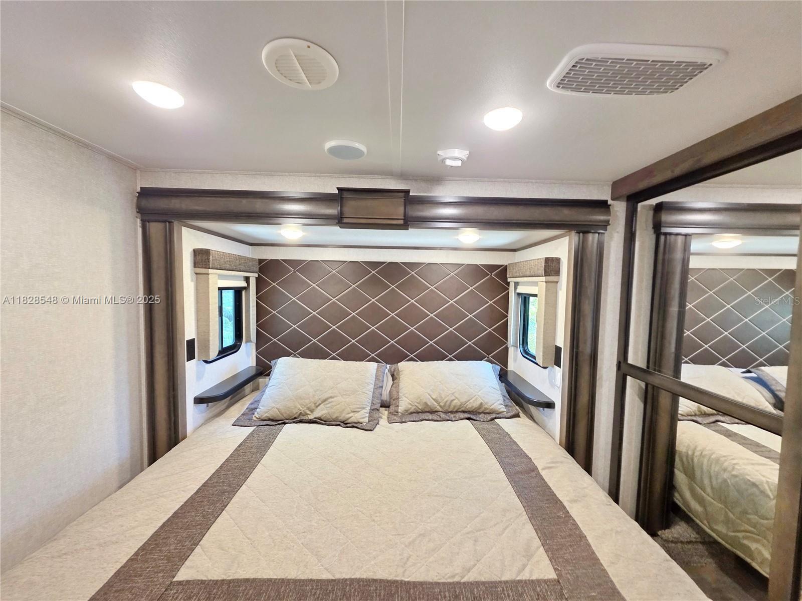 Silver Palms RV Resort - Land