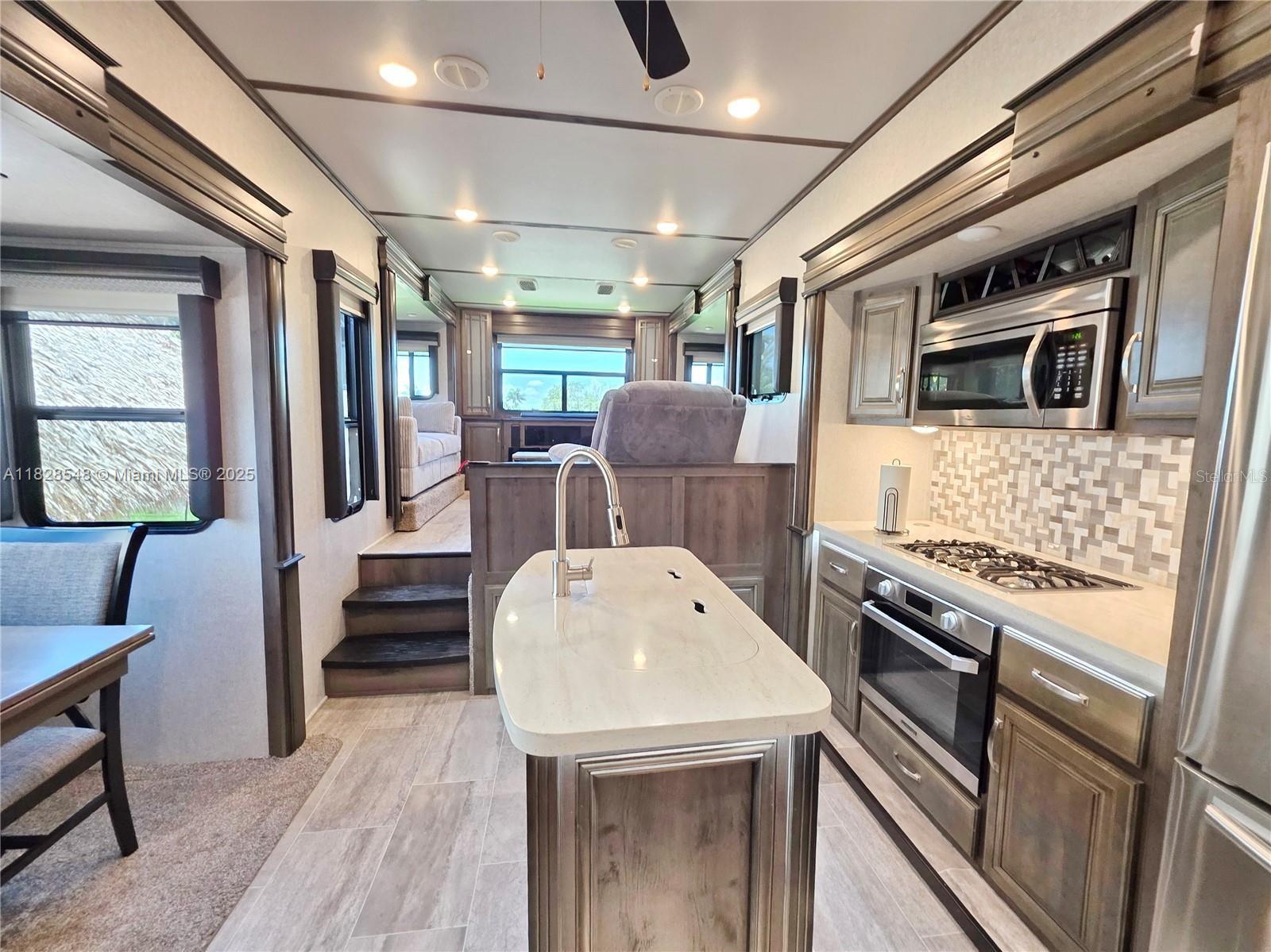 Silver Palms RV Resort - Land