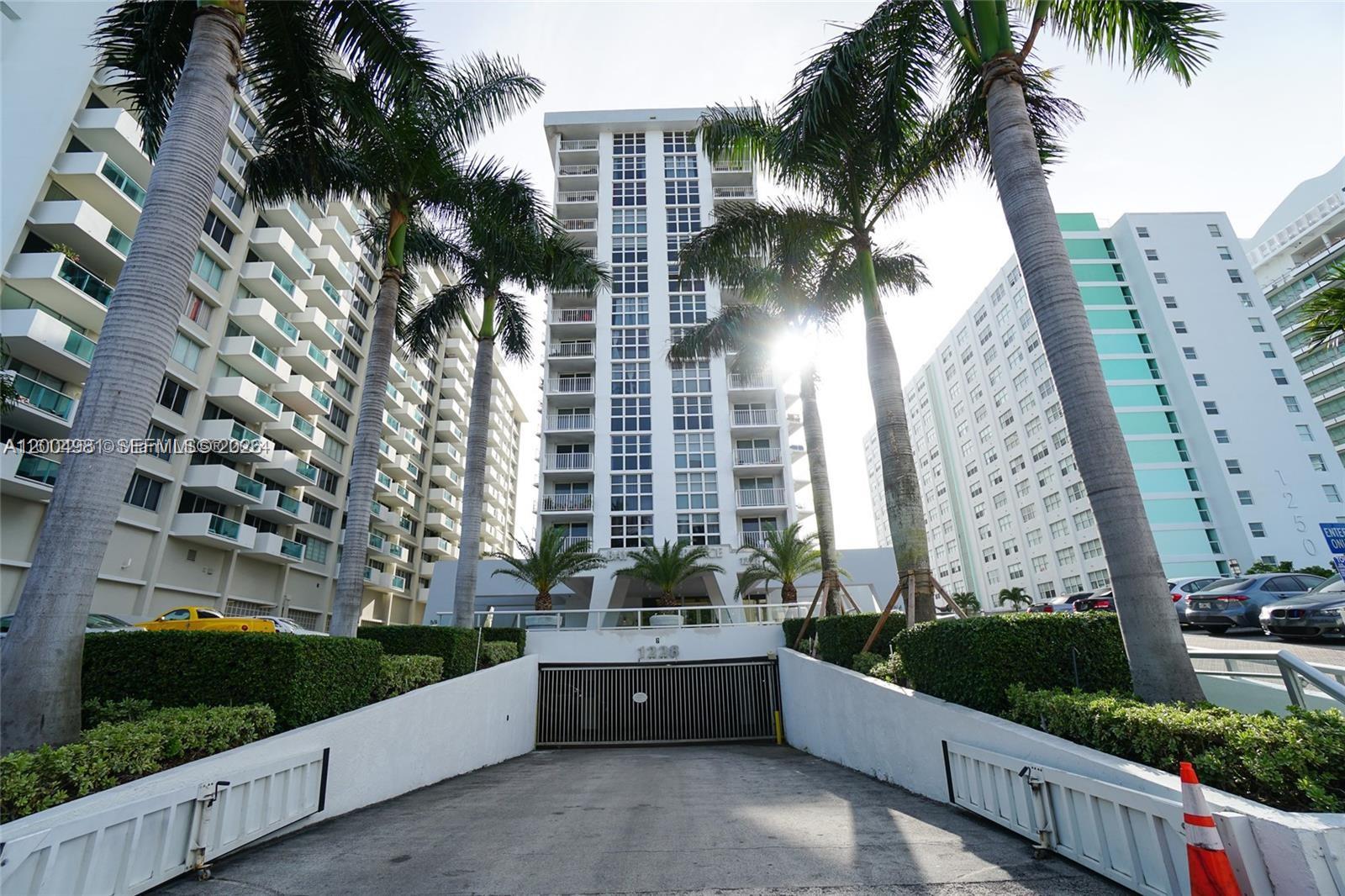 BAYVIEW TERR CONDO - Residential