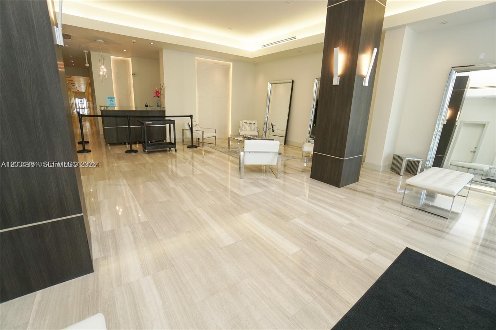 BAYVIEW TERR CONDO - Residential