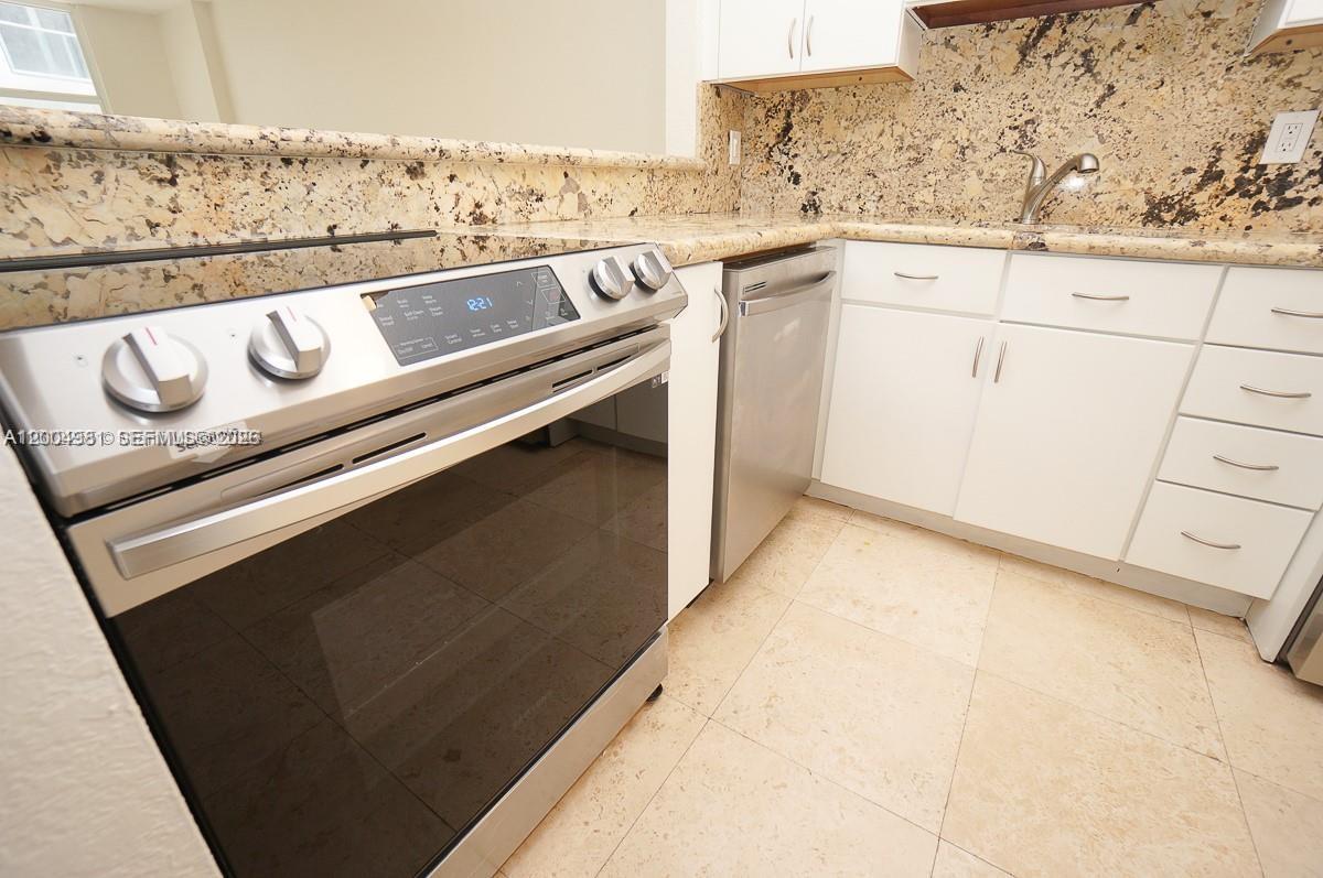 BAYVIEW TERR CONDO - Residential