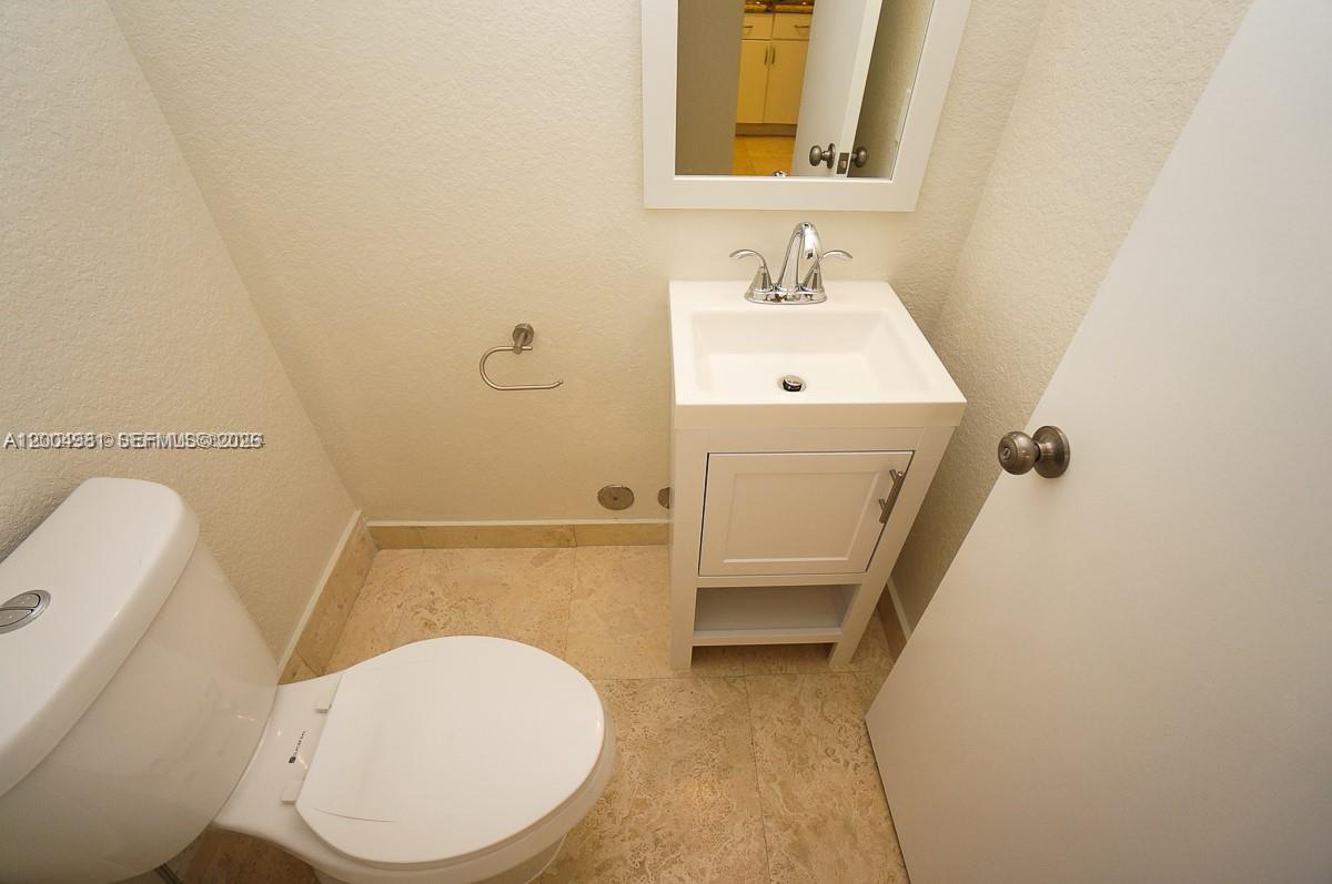 BAYVIEW TERR CONDO - Residential