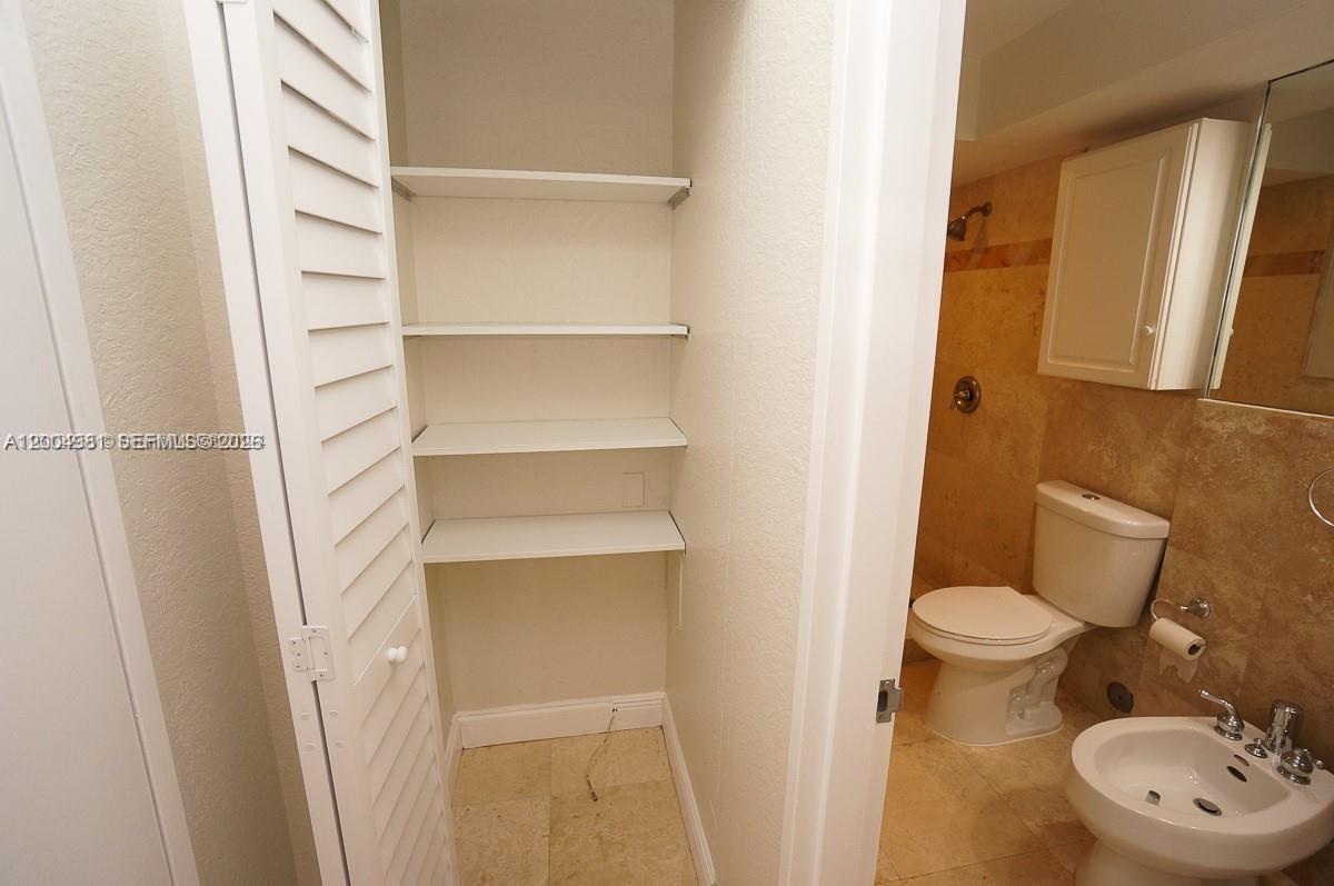 BAYVIEW TERR CONDO - Residential